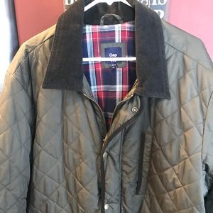Men’s Gap winter puffy jacket.